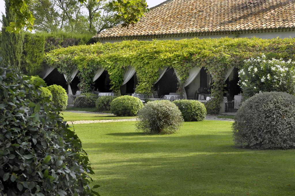 Le Mas De Peint - Hotel Et Restaurant Arlés Exterior foto