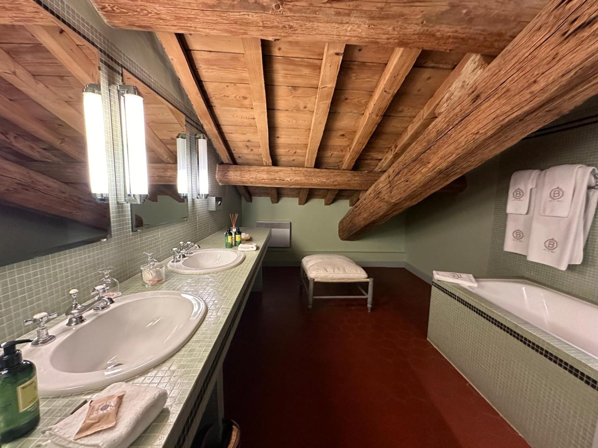Le Mas De Peint - Hotel Et Restaurant Arlés Habitación foto